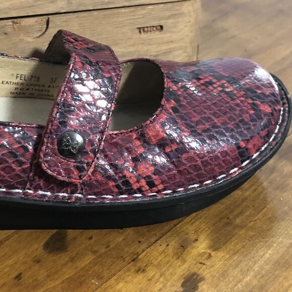 Alegria Mary Jane Clog Womens 37 Red Black Snakeskin Embossed Feliz Shoe Nursing - Picture 6 of 16